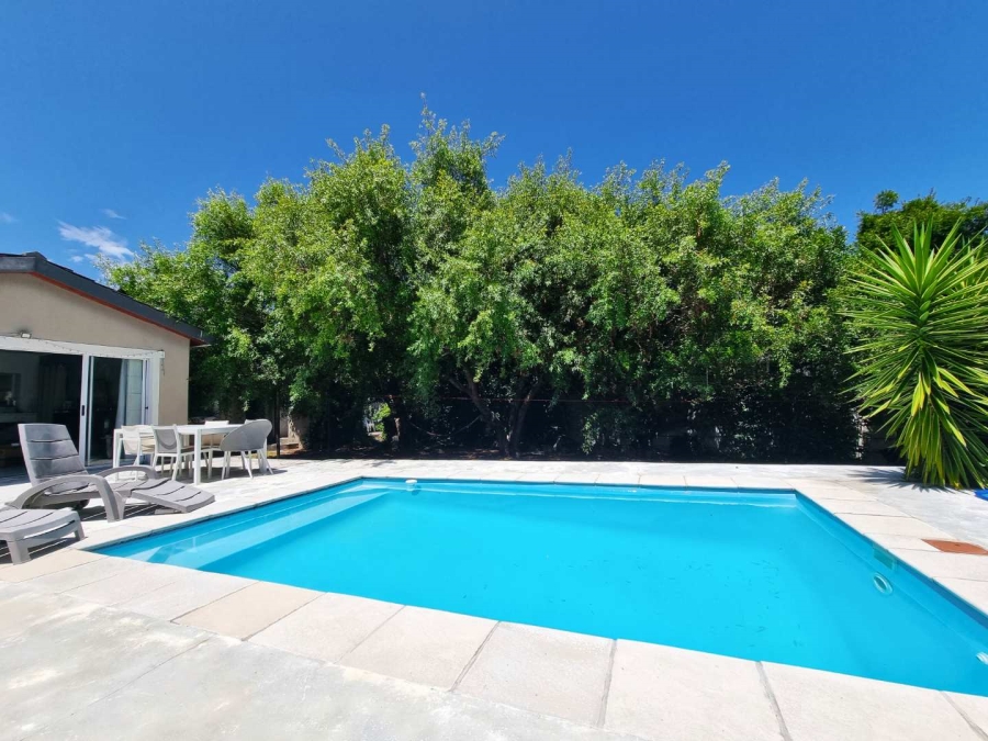 4 Bedroom Property for Sale in Sandbaai Western Cape